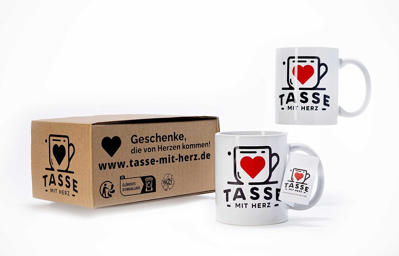 Tasse mit Produktverpackung